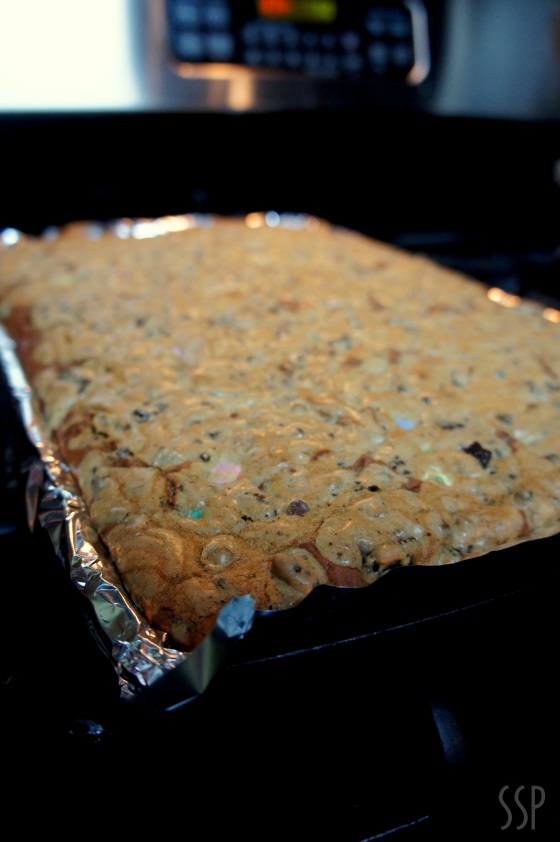 M&M Oreo Chocolate Chip Brookies|Slice of Southern Pie #cookies #dessert